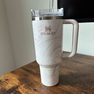 Stanley 40 oz H2.0 FlowState Quencher Rose Marble